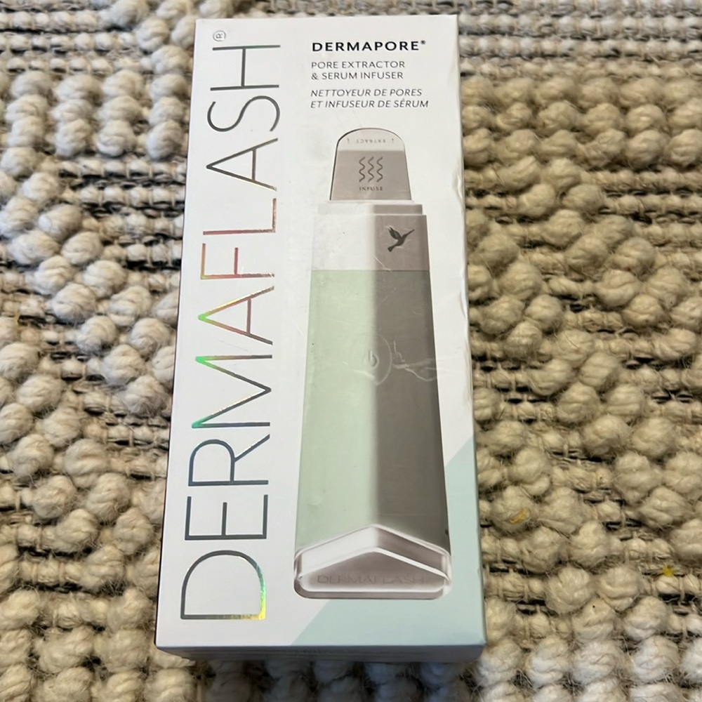 Dermaflash Dermapore pore extractor & serum infuser 💙- New